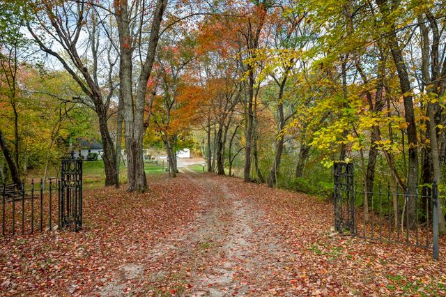 84 Elm St, Blackstone, MA 01504