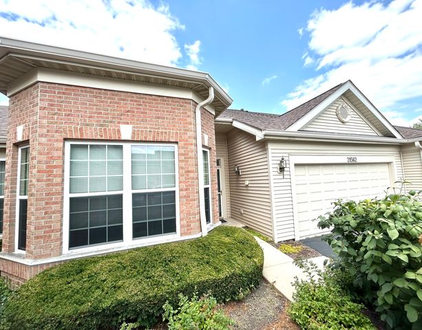 21562 Victory Lake Way, Crest Hill, IL 60403