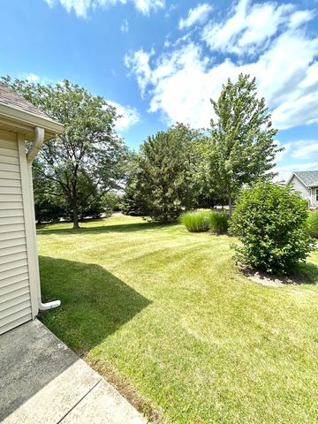 21562 Victory Lake Way, Crest Hill, IL 60403