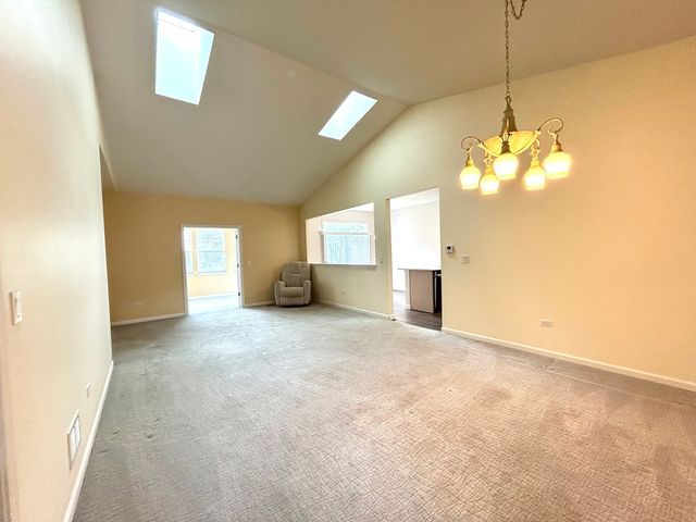 21562 Victory Lake Way, Crest Hill, IL 60403