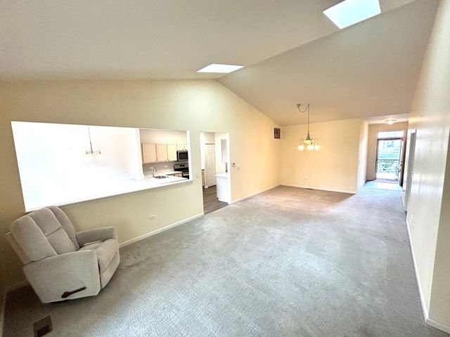 21562 Victory Lake Way, Crest Hill, IL 60403