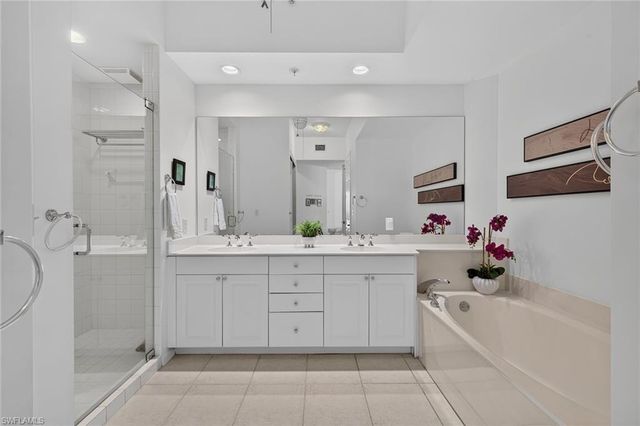 410 Flagship DR 1201, Naples, FL 34108