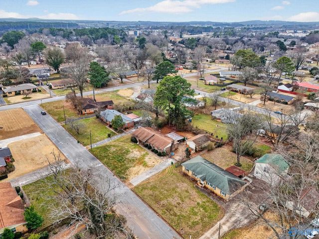 6206 NW Stratford Court, Huntsville, AL 35806