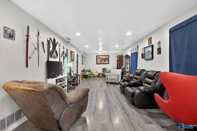 6206 NW Stratford Court, Huntsville, AL 35806