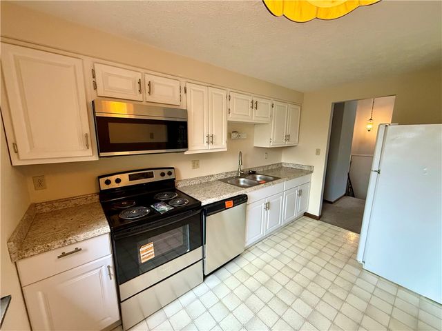 120 Sugar Maple Cir, N Franklin Twp, PA 15301