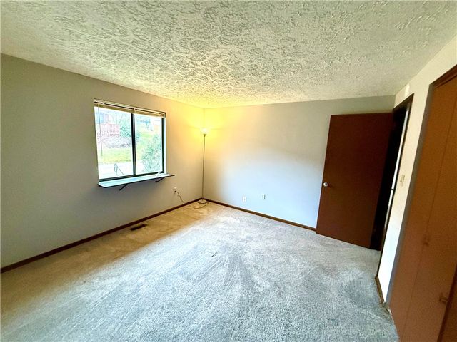 120 Sugar Maple Cir, N Franklin Twp, PA 15301