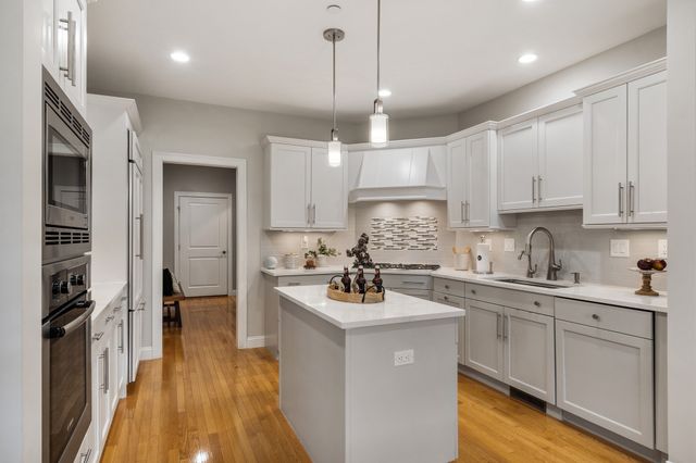8 S Cottage Rd 8, Belmont, MA 02478