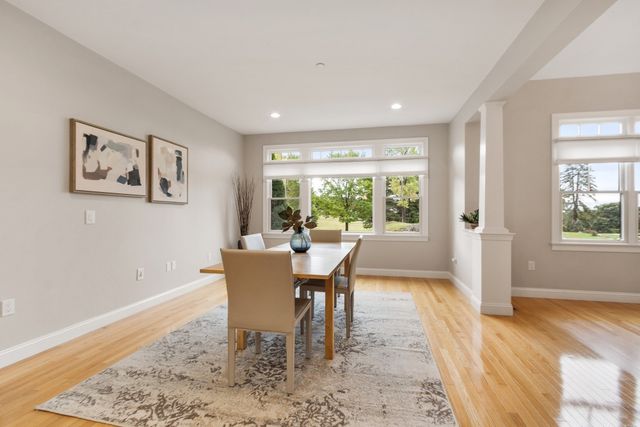 8 S Cottage Rd 8, Belmont, MA 02478