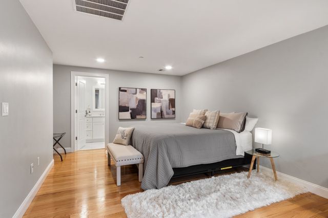 8 S Cottage Rd 8, Belmont, MA 02478