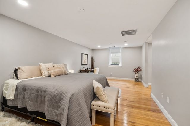 8 S Cottage Rd 8, Belmont, MA 02478