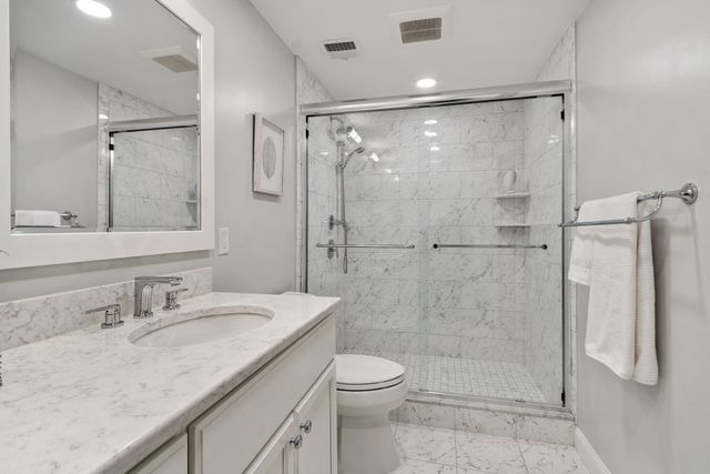8 S Cottage Rd 8, Belmont, MA 02478