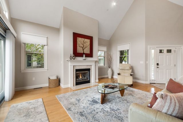 8 S Cottage Rd 8, Belmont, MA 02478