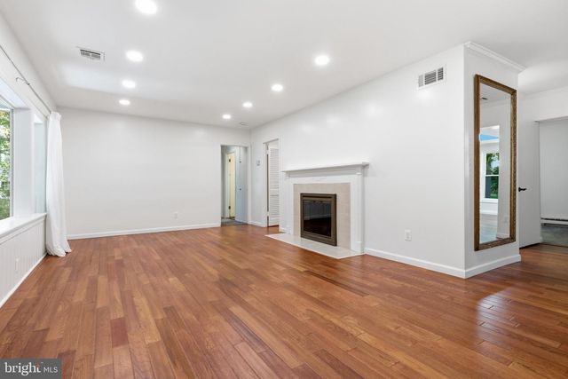 6432 ICHABOD PL, Falls Church, VA 22042
