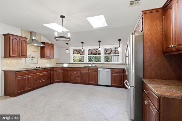 6432 ICHABOD PL, Falls Church, VA 22042