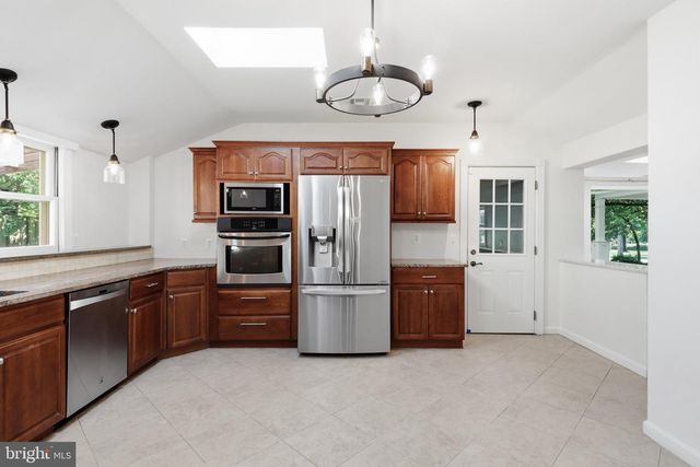 6432 ICHABOD PL, Falls Church, VA 22042