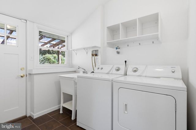 6432 ICHABOD PL, Falls Church, VA 22042
