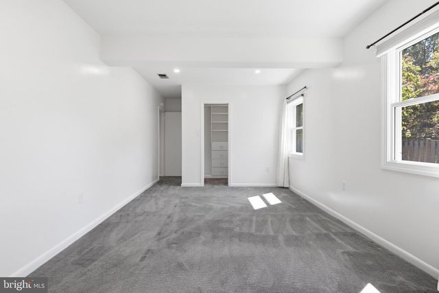 6432 ICHABOD PL, Falls Church, VA 22042