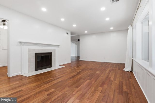 6432 ICHABOD PL, Falls Church, VA 22042