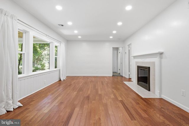 6432 ICHABOD PL, Falls Church, VA 22042