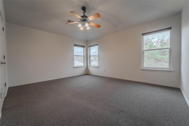 17303 Orwell LN, Round Rock, TX 78664