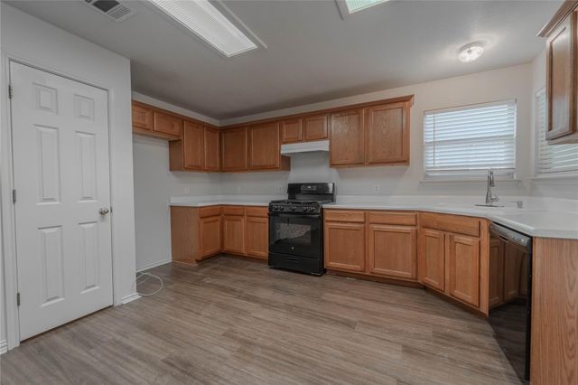 17303 Orwell LN, Round Rock, TX 78664