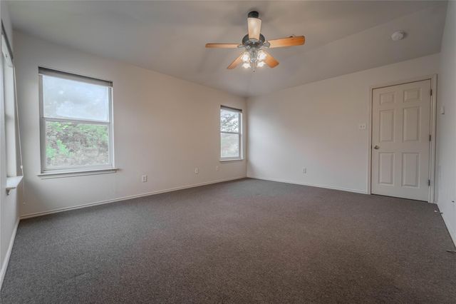 17303 Orwell LN, Round Rock, TX 78664
