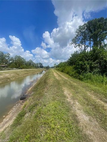 722 Wellington AVE, Lehigh Acres, FL 33972