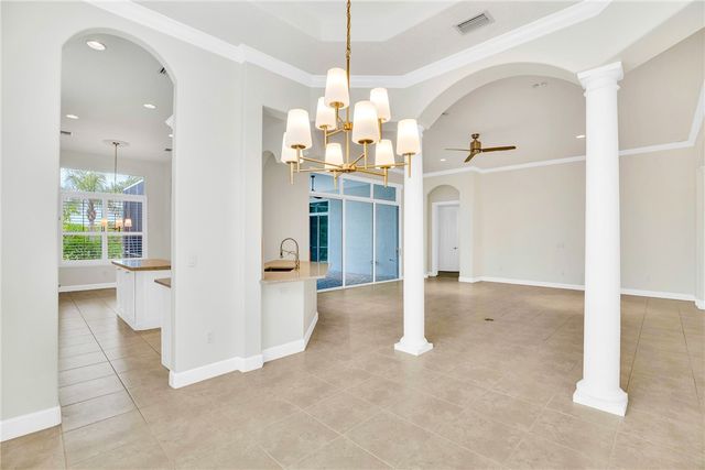 7627 S Village Square, Vero Beach, FL 32966