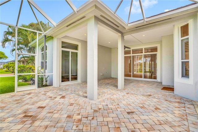 7627 S Village Square, Vero Beach, FL 32966
