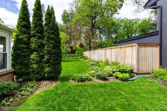 3629 Cumberland Road, Berkley, MI 48072