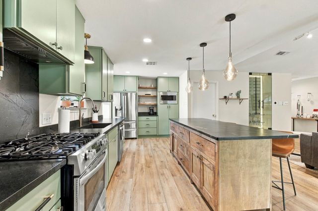 9706 Woodshire DR, Austin, TX 78748
