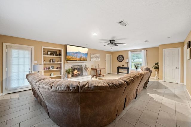 203 N Bayou Bend Drive, Baytown, TX 77521