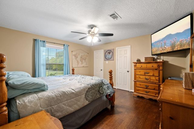 203 N Bayou Bend Drive, Baytown, TX 77521