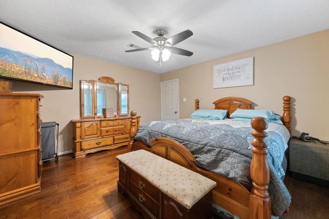 203 N Bayou Bend Drive, Baytown, TX 77521