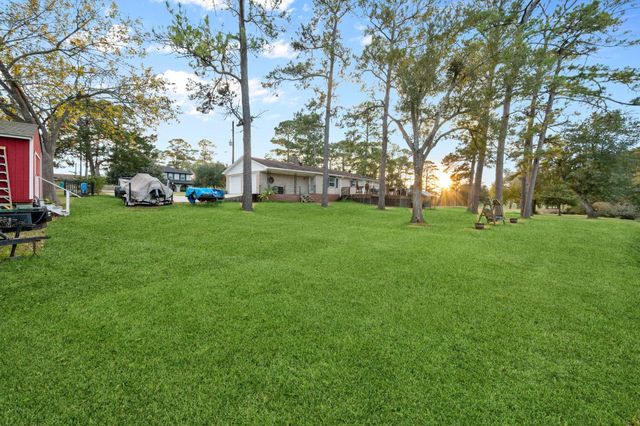 203 N Bayou Bend Drive, Baytown, TX 77521