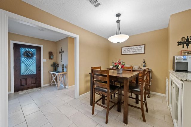 203 N Bayou Bend Drive, Baytown, TX 77521