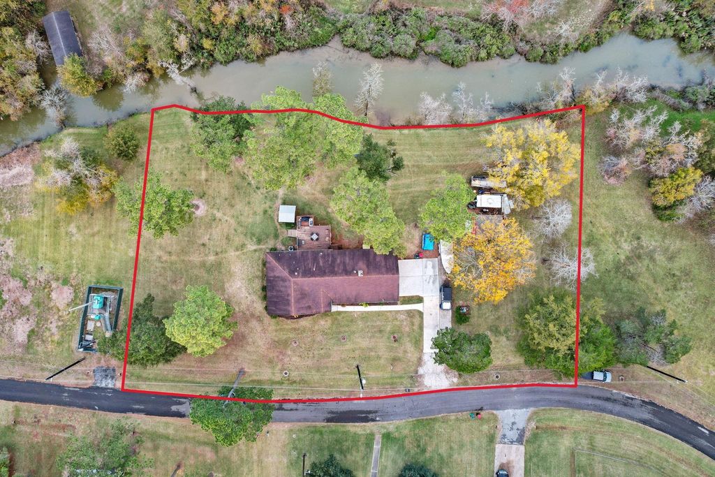 203 N Bayou Bend Drive, Baytown, TX 77521