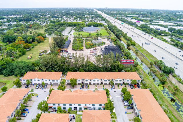 1009 Sweet Briar Lane, Riviera Beach, FL 33410