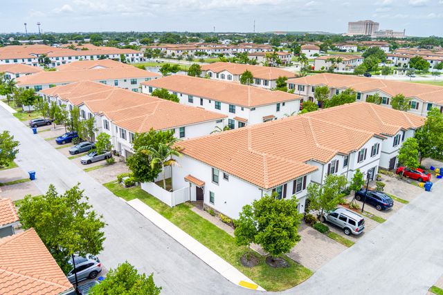 1009 Sweet Briar Lane, Riviera Beach, FL 33410