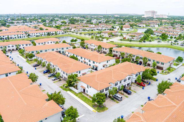 1009 Sweet Briar Lane, Riviera Beach, FL 33410