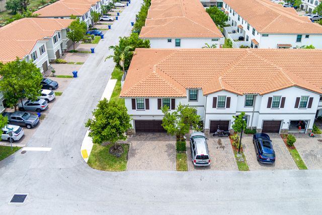 1009 Sweet Briar Lane, Riviera Beach, FL 33410