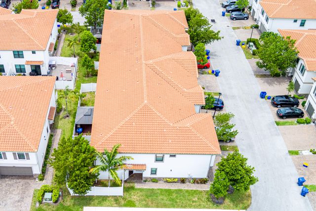 1009 Sweet Briar Lane, Riviera Beach, FL 33410