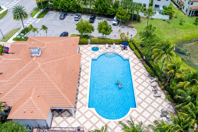 1009 Sweet Briar Lane, Riviera Beach, FL 33410
