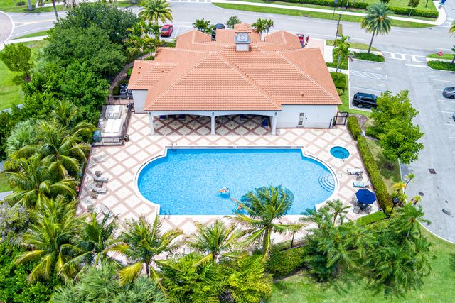 1009 Sweet Briar Lane, Riviera Beach, FL 33410