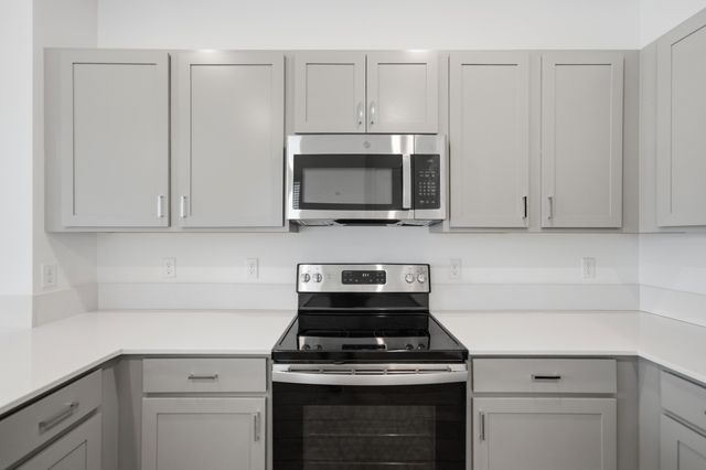 1009 Sweet Briar Lane, Riviera Beach, FL 33410