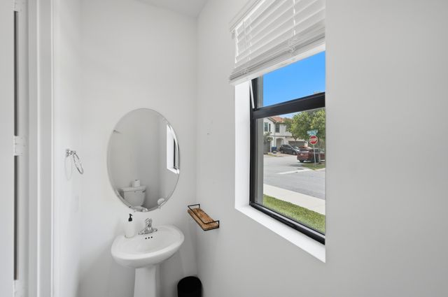 1009 Sweet Briar Lane, Riviera Beach, FL 33410