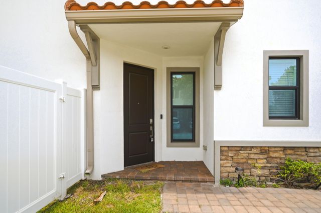 1009 Sweet Briar Lane, Riviera Beach, FL 33410