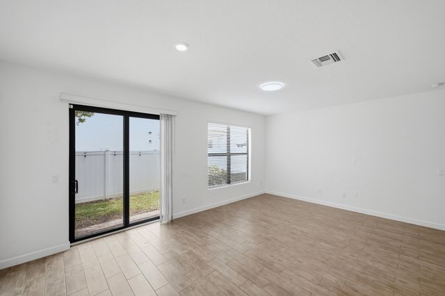 1009 Sweet Briar Lane, Riviera Beach, FL 33410