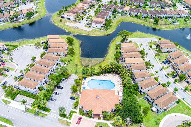 1009 Sweet Briar Lane, Riviera Beach, FL 33410