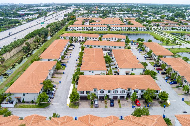 1009 Sweet Briar Lane, Riviera Beach, FL 33410